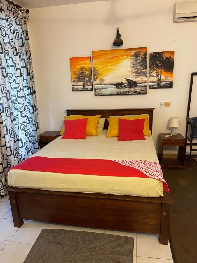 Oyo 459 Barasti Beach Resort カルータラ エクステリア 写真