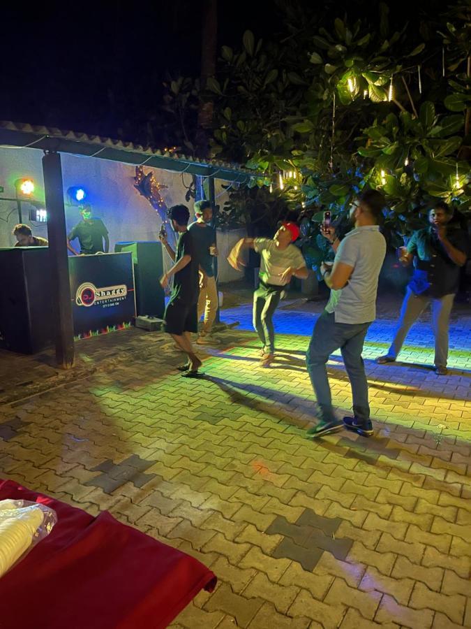 Oyo 459 Barasti Beach Resort カルータラ エクステリア 写真