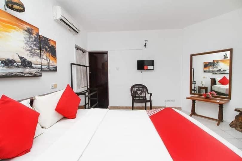 Oyo 459 Barasti Beach Resort カルータラ エクステリア 写真