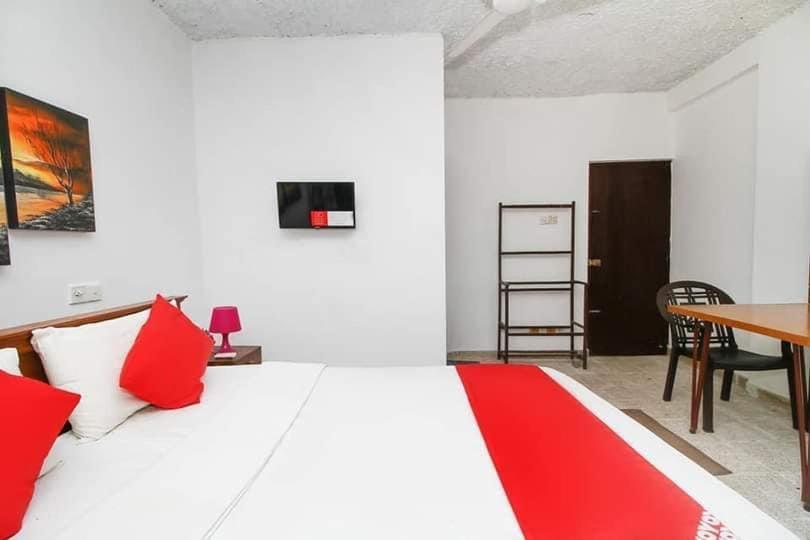 Oyo 459 Barasti Beach Resort カルータラ エクステリア 写真