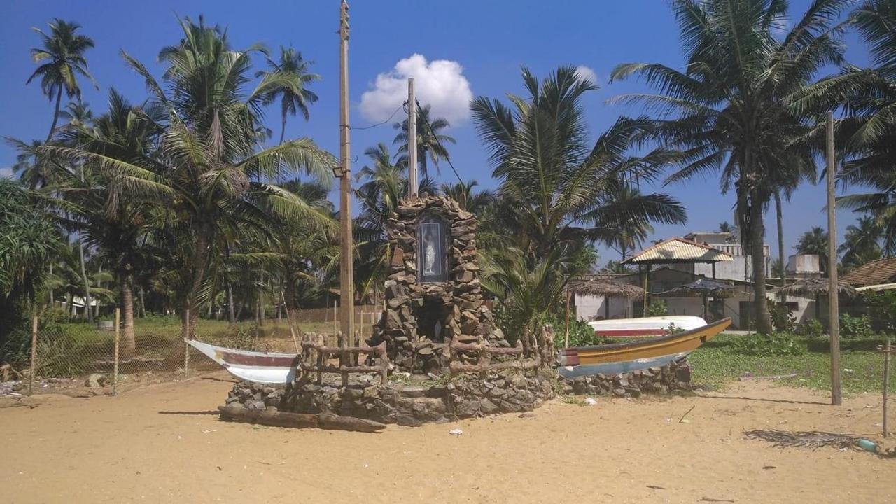 Oyo 459 Barasti Beach Resort カルータラ エクステリア 写真