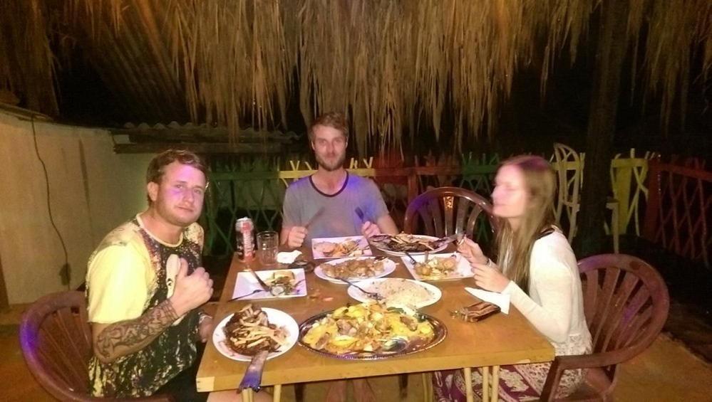 Oyo 459 Barasti Beach Resort カルータラ エクステリア 写真