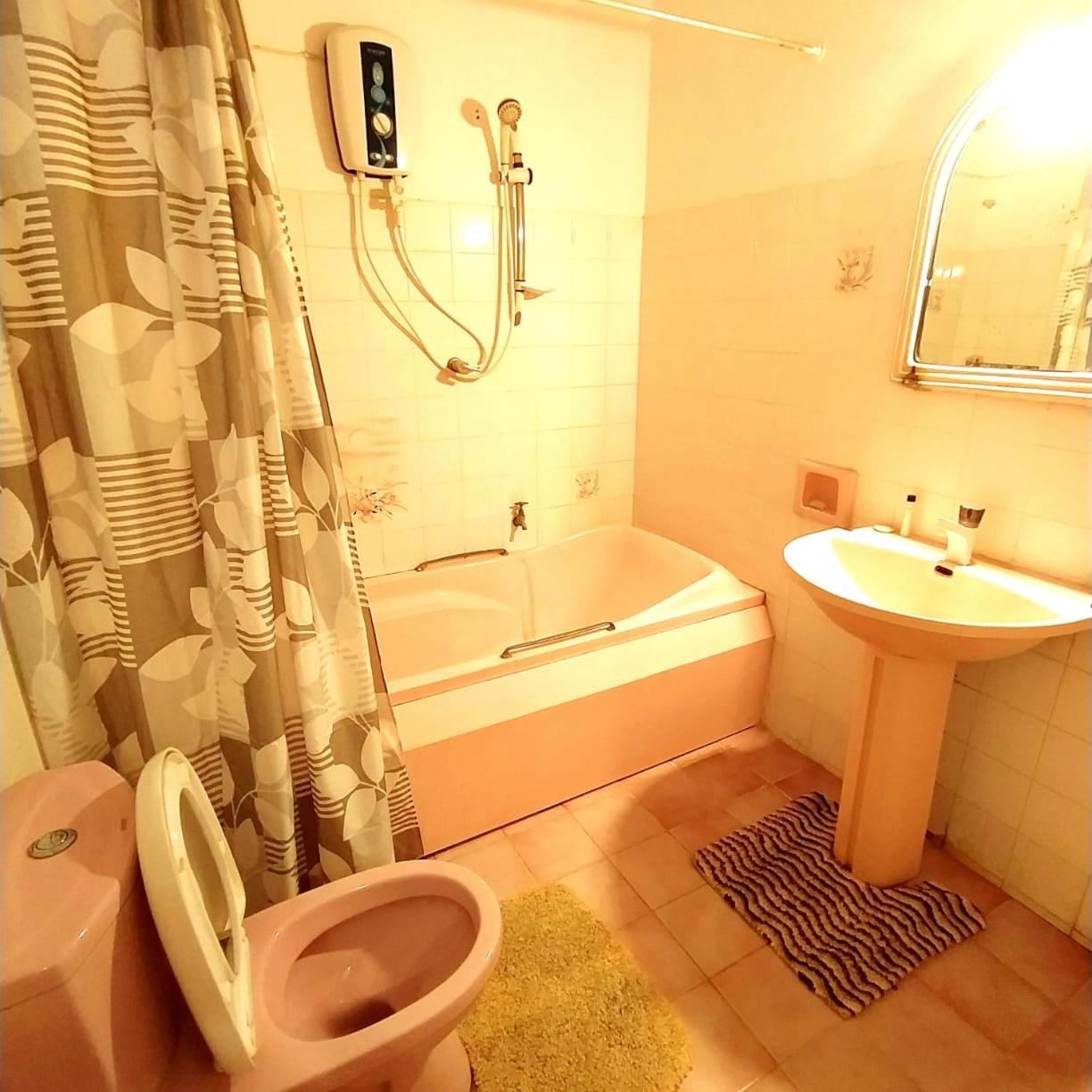 Oyo 459 Barasti Beach Resort カルータラ エクステリア 写真