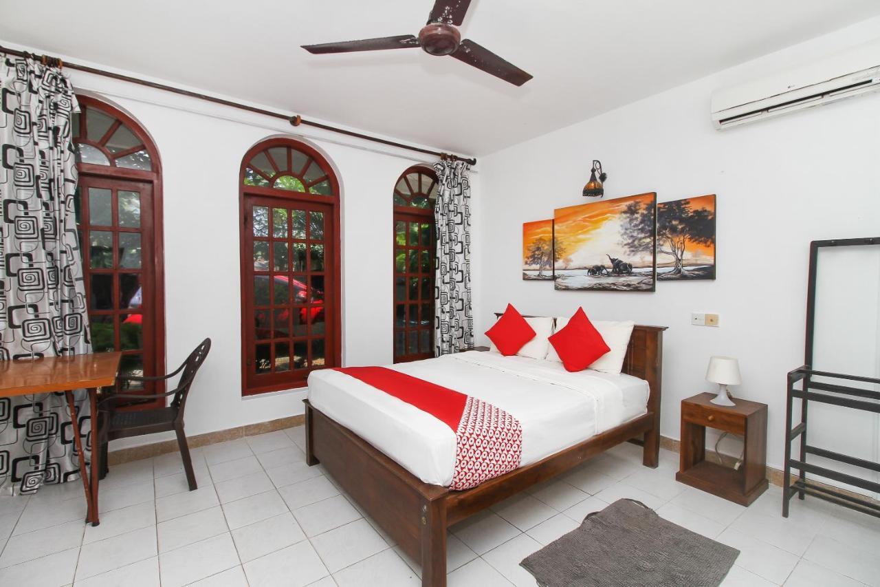 Oyo 459 Barasti Beach Resort カルータラ エクステリア 写真