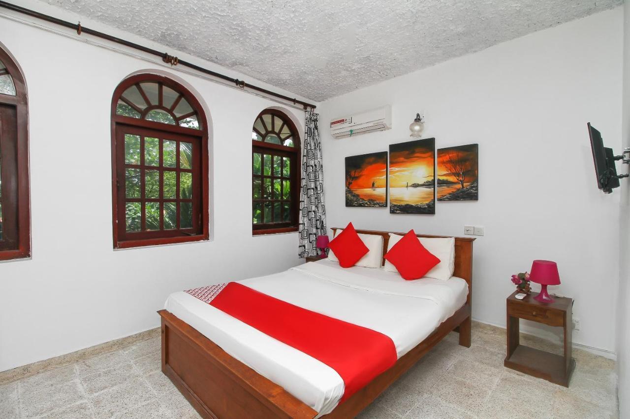 Oyo 459 Barasti Beach Resort カルータラ エクステリア 写真