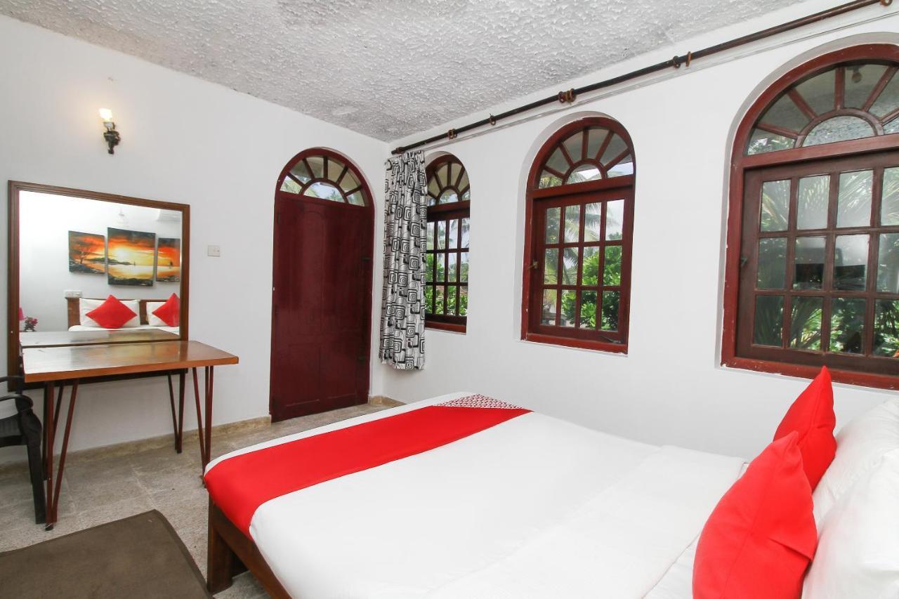 Oyo 459 Barasti Beach Resort カルータラ エクステリア 写真
