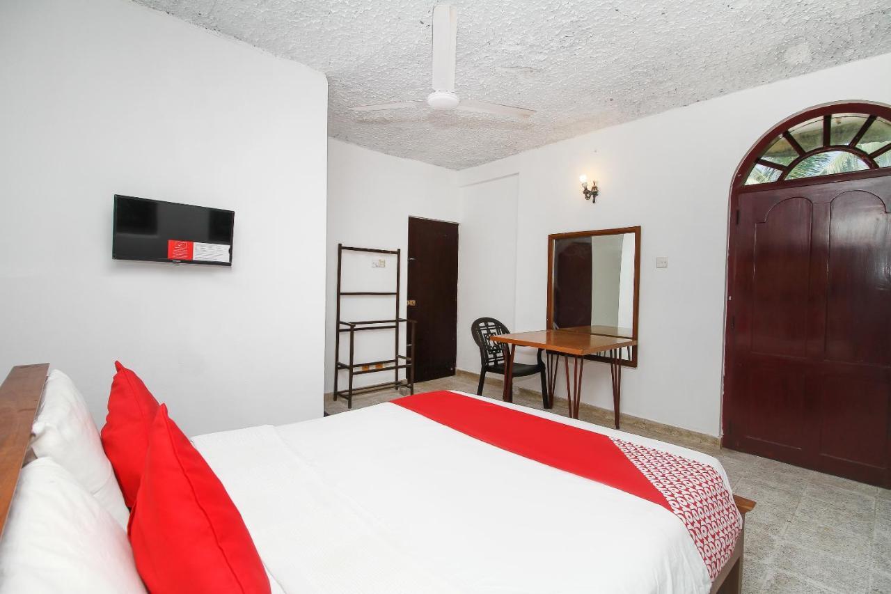 Oyo 459 Barasti Beach Resort カルータラ エクステリア 写真