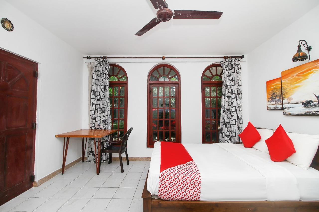 Oyo 459 Barasti Beach Resort カルータラ エクステリア 写真