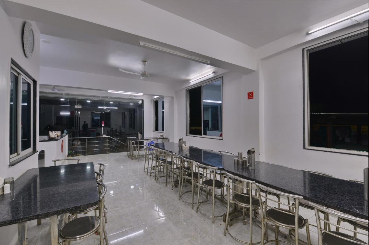 Oyo 459 Barasti Beach Resort カルータラ エクステリア 写真
